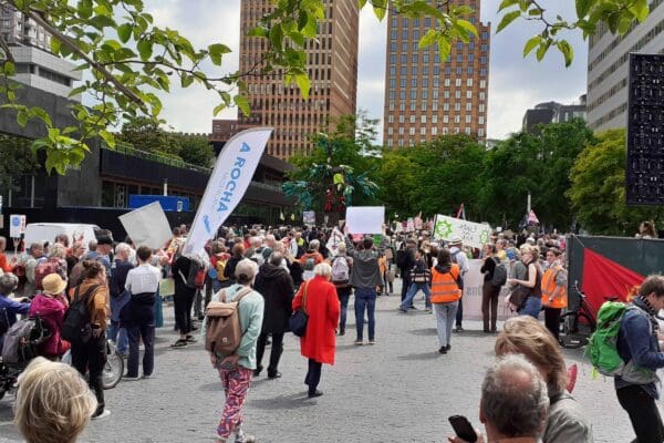 Klimaatdienst en -demonstratie Zuidas Amsterdam