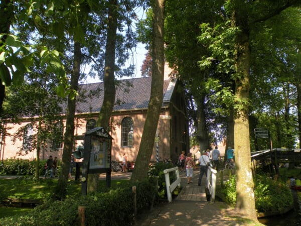 Giethoorn: verhalenbundel met doopsgezinde kleur